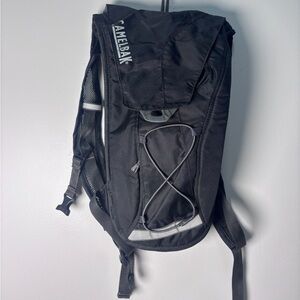 Camelbak Classic Hydration Water Pack Backpack - 2 Litre/70 oz - Black 15"x9"